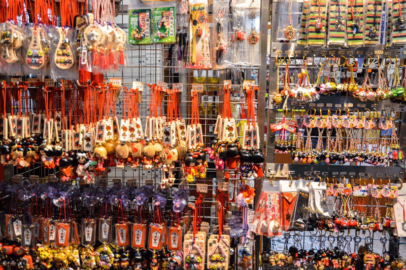 https://www.tokyoweekender.com/wp-content/uploads/2015/05/asakusa-omamori.png