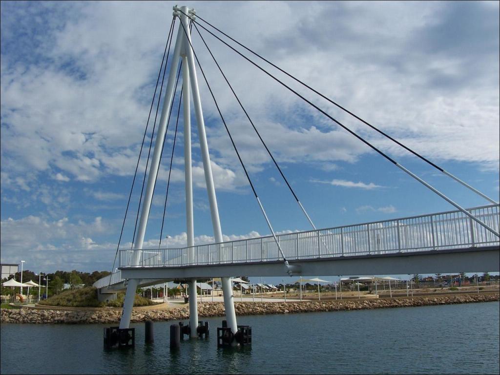 Mandurah estuary bridge
